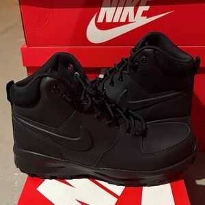 Nike ACG Manoa Men's All-Black Boots